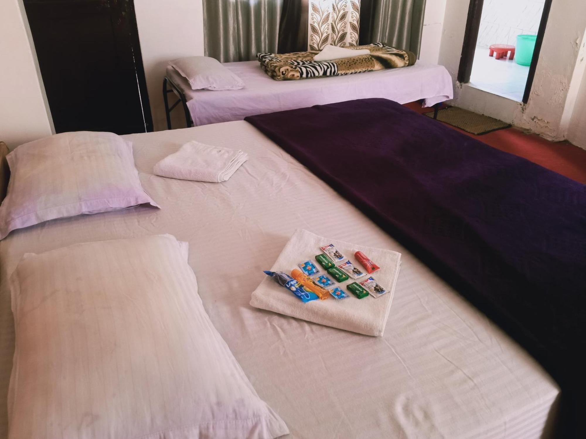 Debbhumi Regency Hotell Sāngla Rom bilde